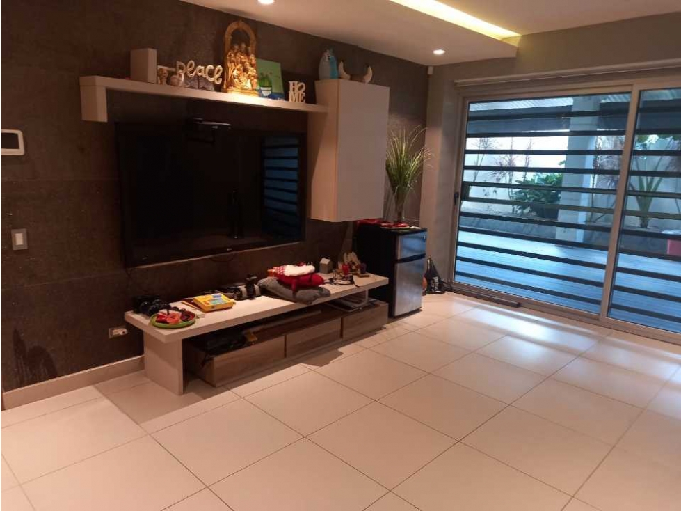 VENTA CASA EN ALTOS DEL PARQUE DETRAS DE ALTAPLAZA 4 REC 336 M² — foto 2