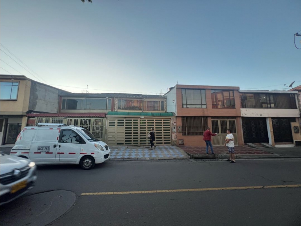 VENTA CASA EN BARRIO CASTILLA BOGOTÁ EXCELENTE UBICACION — foto 4