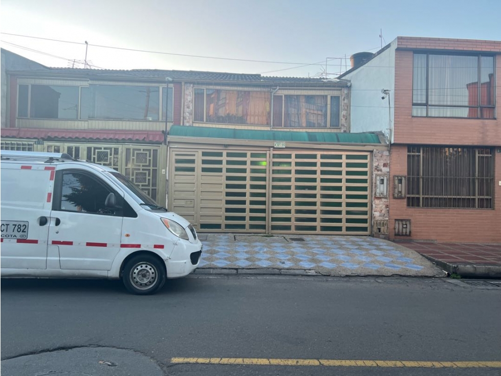 VENTA CASA EN BARRIO CASTILLA BOGOTÁ EXCELENTE UBICACION — foto 2