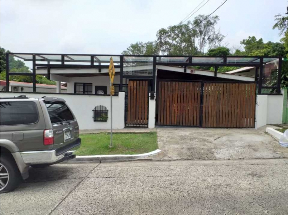 VENTA CASA EN BETANIA MIRAFLORES 282M2