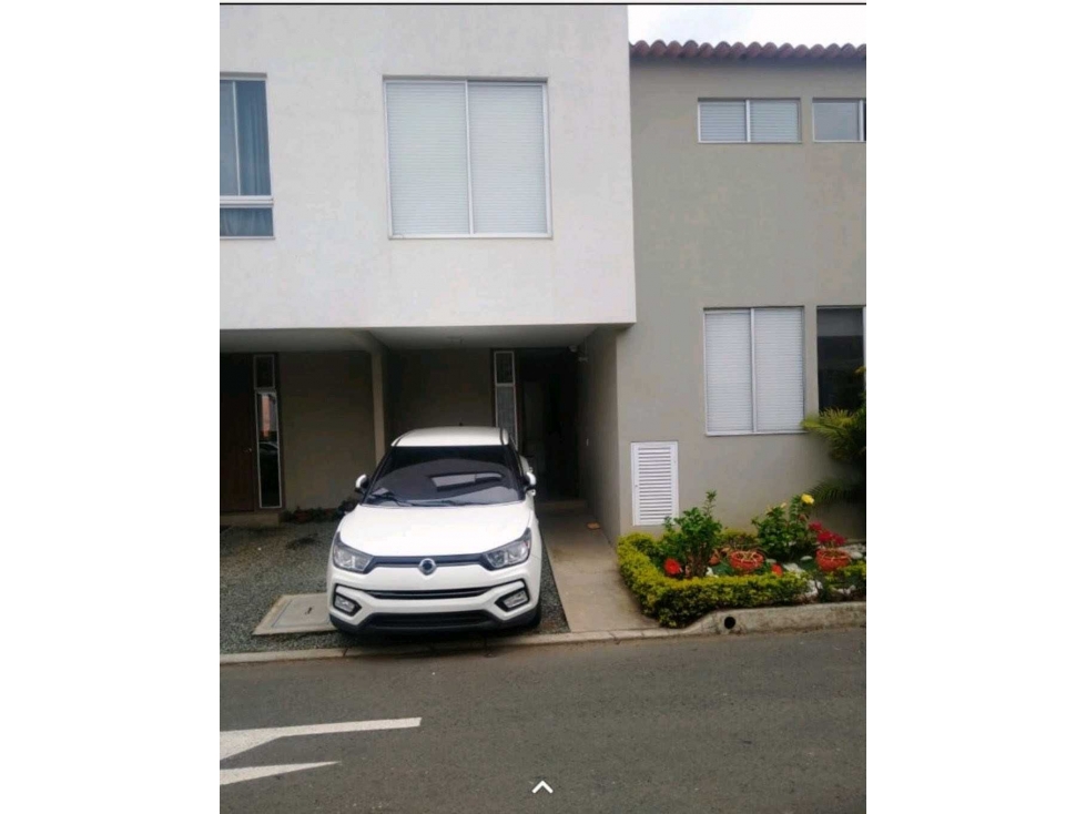 VENTA CASA EN CIUDAD COUNTRY