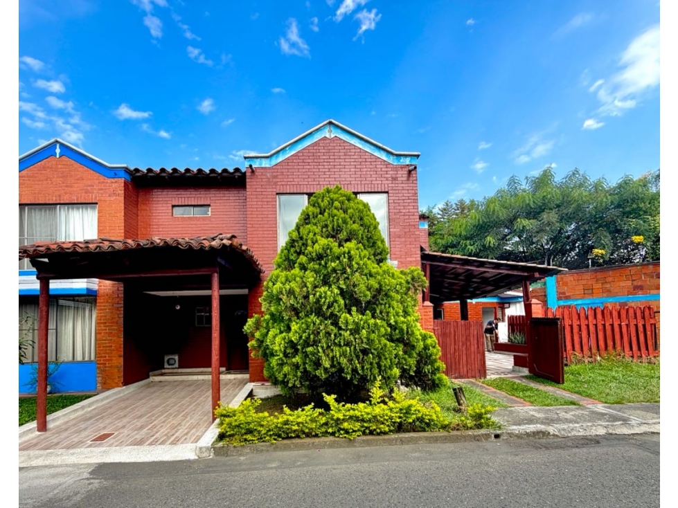 VENTA CASA EN CONDOMINIO ALTAMIRA-PALMIRA