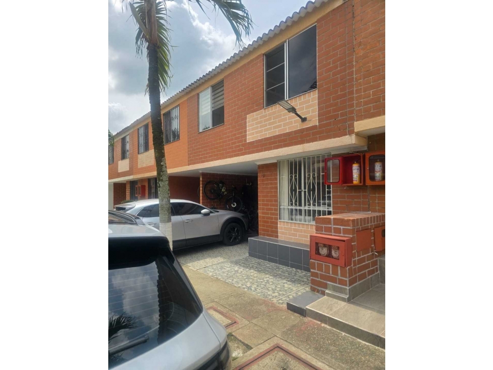 Venta casa en conjunto sector Caney Cali