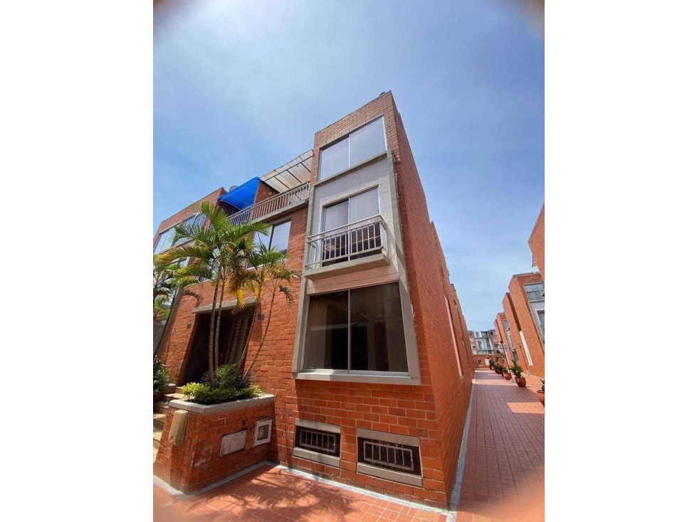 Venta casa en conjunto sector Valle de Lilly Cali — foto 4