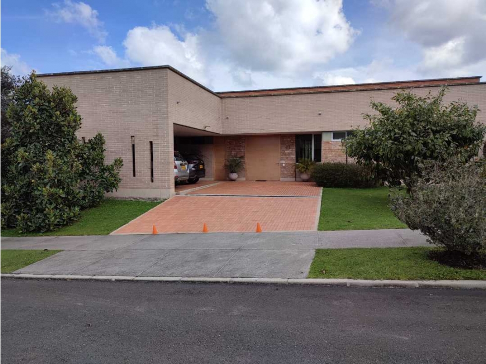 VENTA CASA EN EL ALTO DE LAS PALMAS