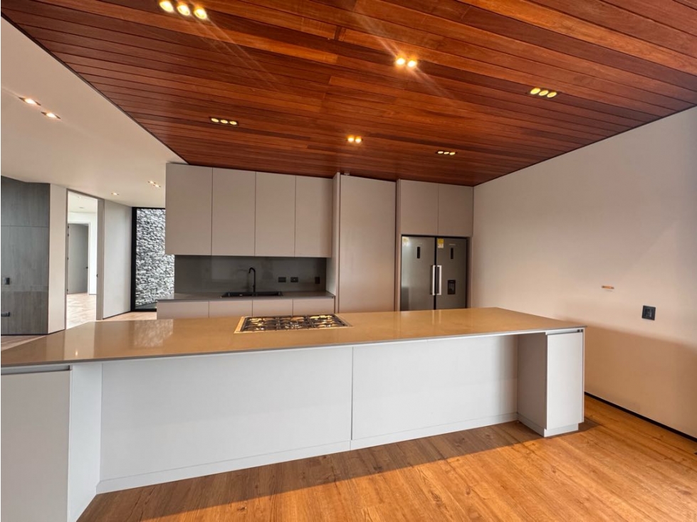 VENTA CASA EN EL ALTO DEL ESCOBERO, ENVIGADO, VIA HACIA EL RETIRO