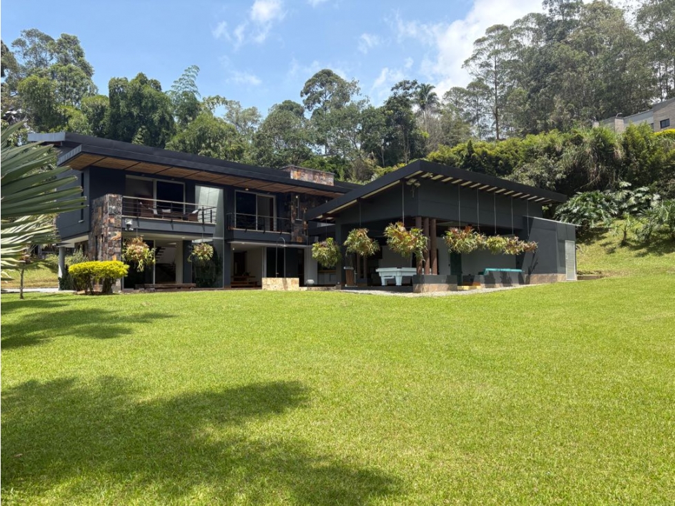 Venta casa en el escobero de 600 mts y lote de 2.550 mts