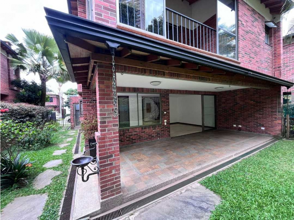 Venta casa en El Poblado cerca al Ces,4 alcobas,biblioteca,zona verde! — foto 3