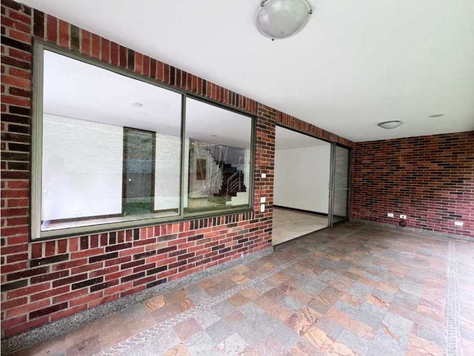 Venta casa en El Poblado cerca al Ces,4 alcobas,biblioteca,zona verde! — foto 4