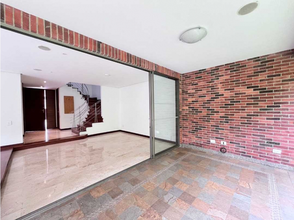 Venta casa en El Poblado cerca al Ces,4 alcobas,biblioteca,zona verde! — foto 5