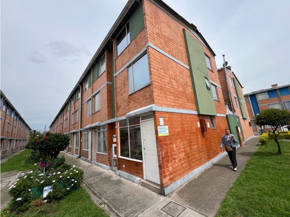 VENTA CASA EN EL TINTAL CONJUNTO CIUDAD TINTAL LOTE 2 MANZANA 6 BOGOTA — foto 2