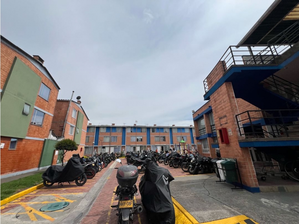 VENTA CASA EN EL TINTAL CONJUNTO CIUDAD TINTAL LOTE 2 MANZANA 6 BOGOTA — foto 4