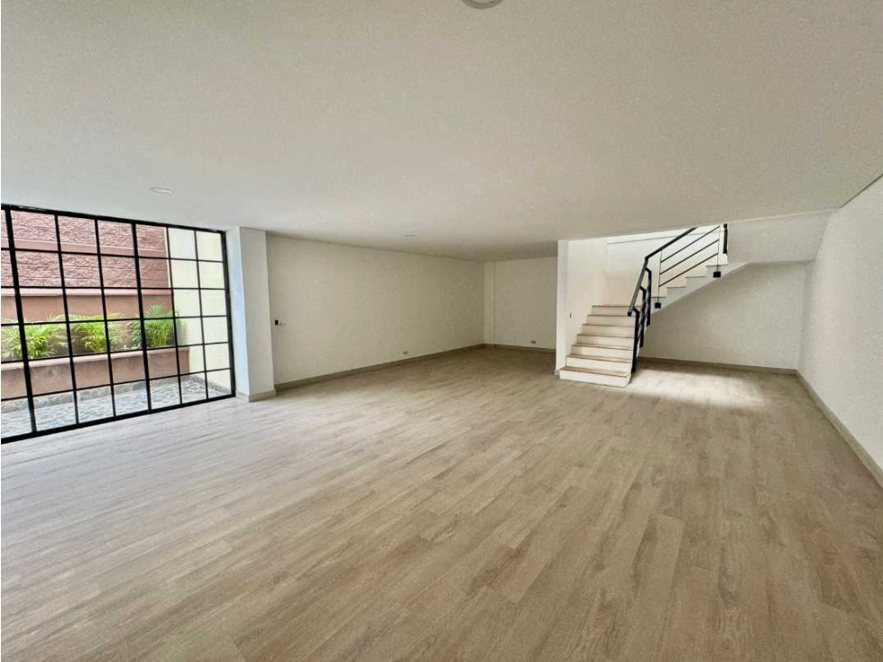 VENTA CASA EN ENVIGADO CERCA COLEGIO MONTESSORI BENEDICTINOS — foto 3