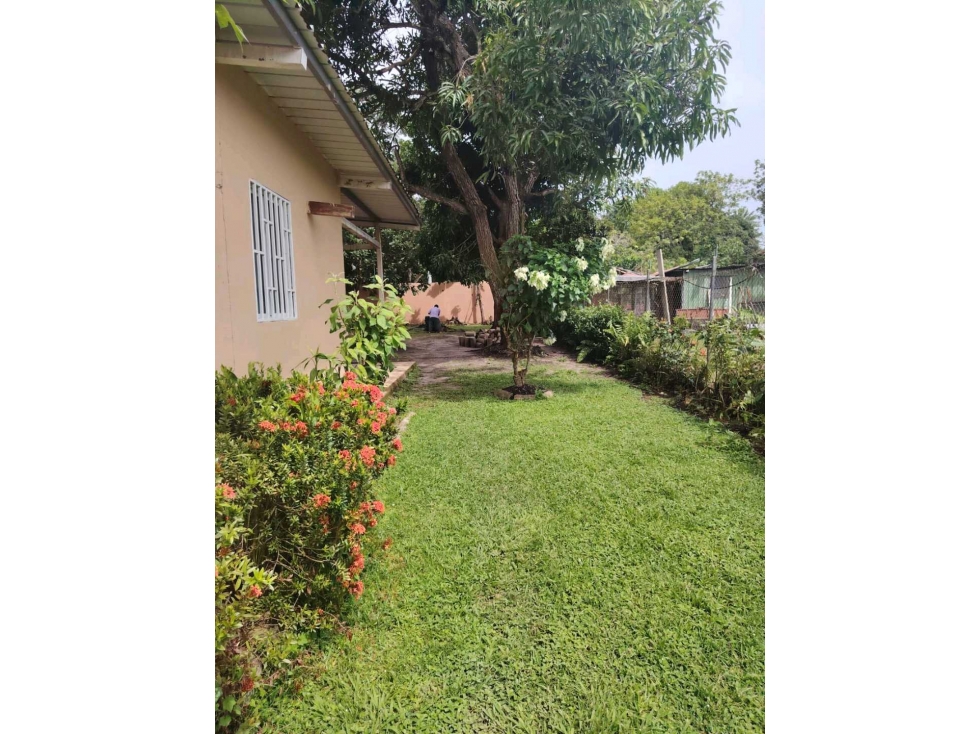 VENTA CASA EN GORGONA CERCA DE LA PLAYA 1200M2