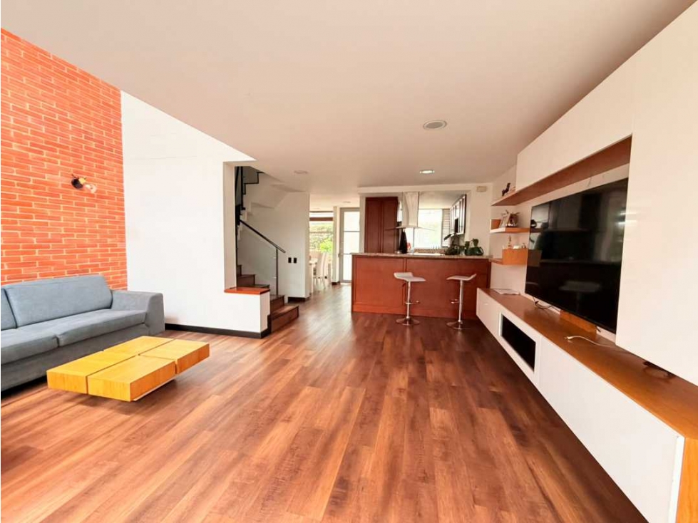 VENTA | CASA EN GRATAMIRA 184m² /2 parqueaderos