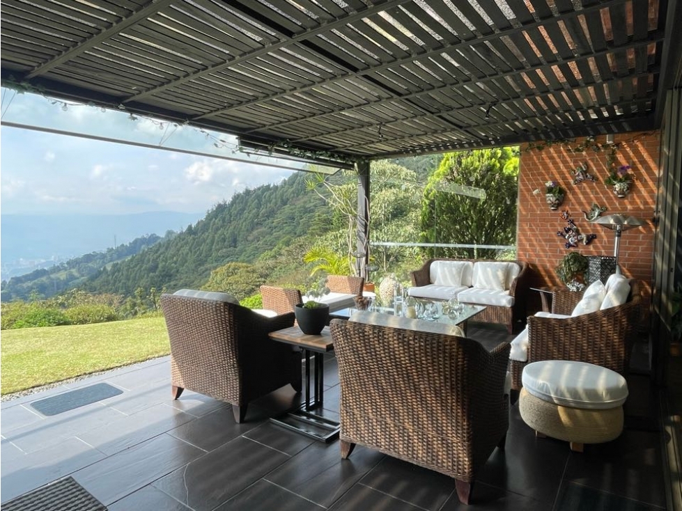 Venta Casa en la Av Las Palmas,Vista a la Ciudad Medellin — foto 4