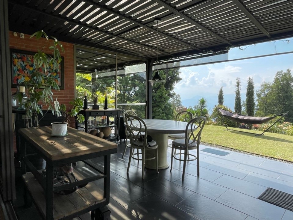 Venta Casa en la Av Las Palmas,Vista a la Ciudad Medellin — foto 5