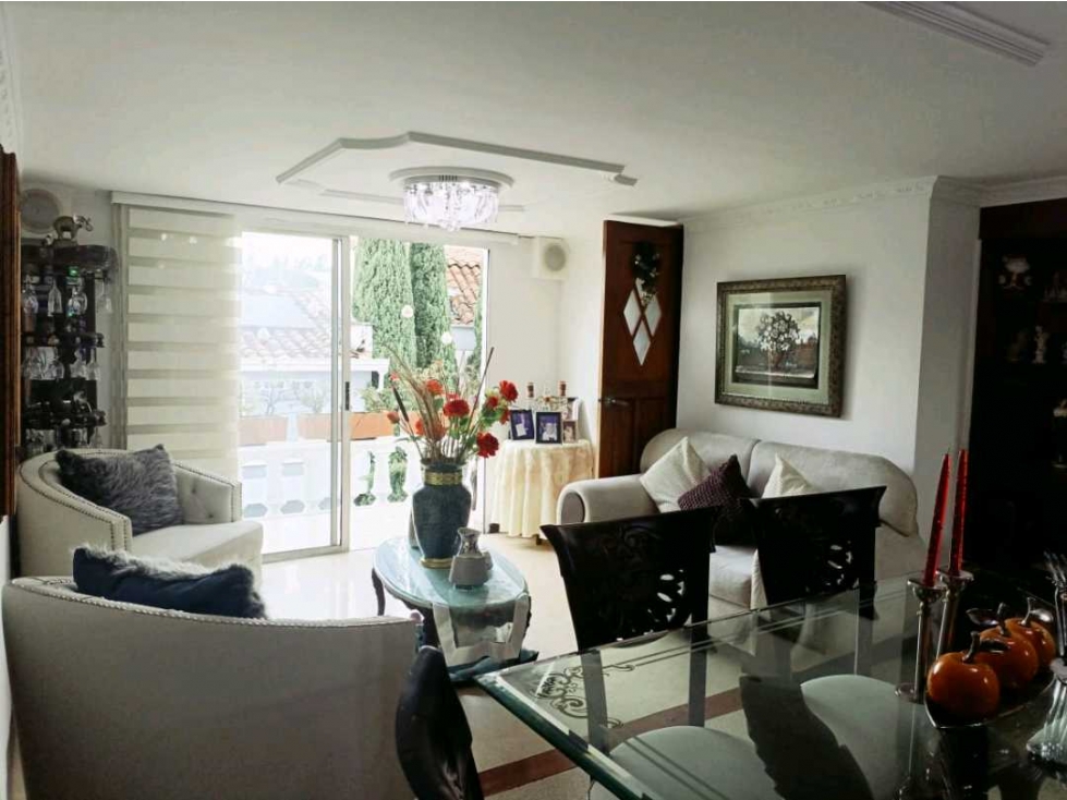 VENTA CASA EN LA LOMA DE LOS BERNAL - MEDELLIN — foto 2