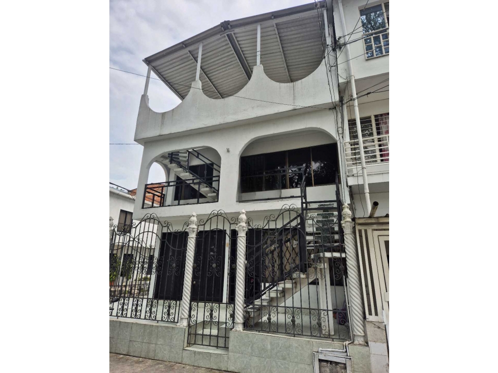 VENTA CASA EN LA NUEVA BASE ESQUINERA VEHÍCULAR 3 PISOS INDEPENDIENTES