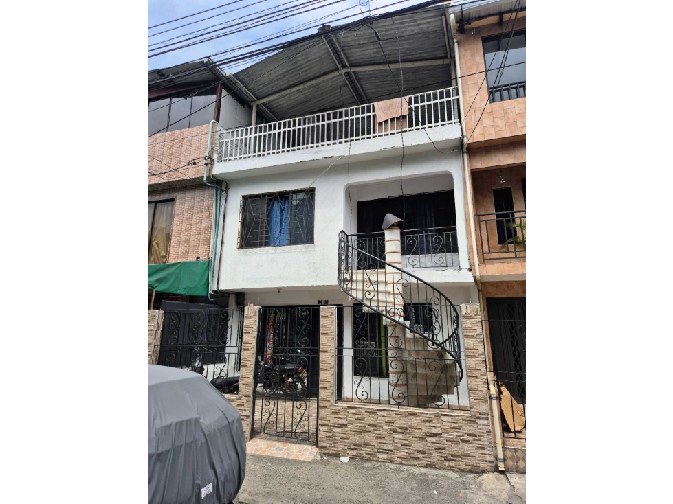 VENTA CASA EN LA NUEVA BASE VEHICULAR 2 PISOS INDEPENDIENTES CALI