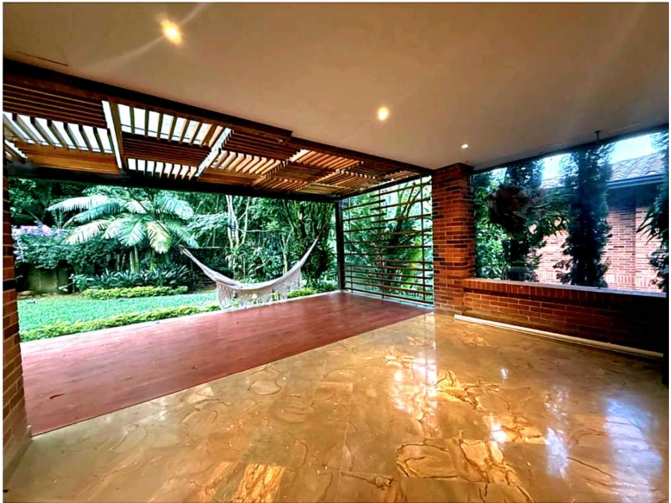 VENTA CASA EN LA SUPERIOR CON EXCELENTE ZONA VERDE — foto 2