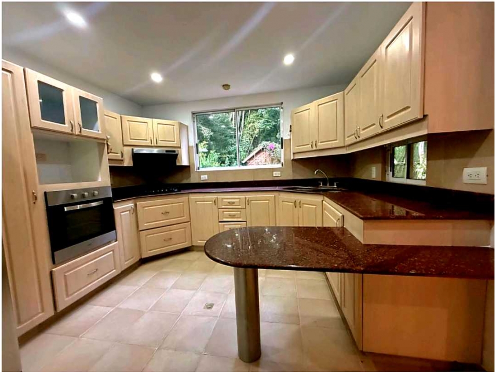 VENTA CASA EN LA SUPERIOR CON EXCELENTE ZONA VERDE — foto 3