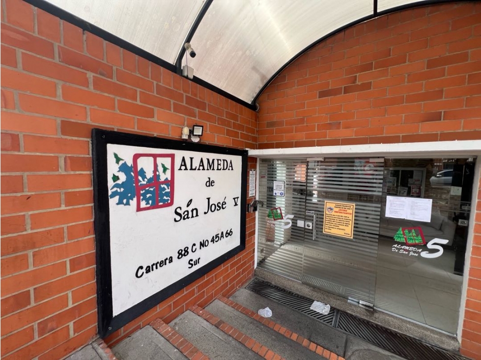 VENTA CASA EN LAS MARGARITAS CONJUNTO CERRADO ALAMEDA DE SAN JOSE