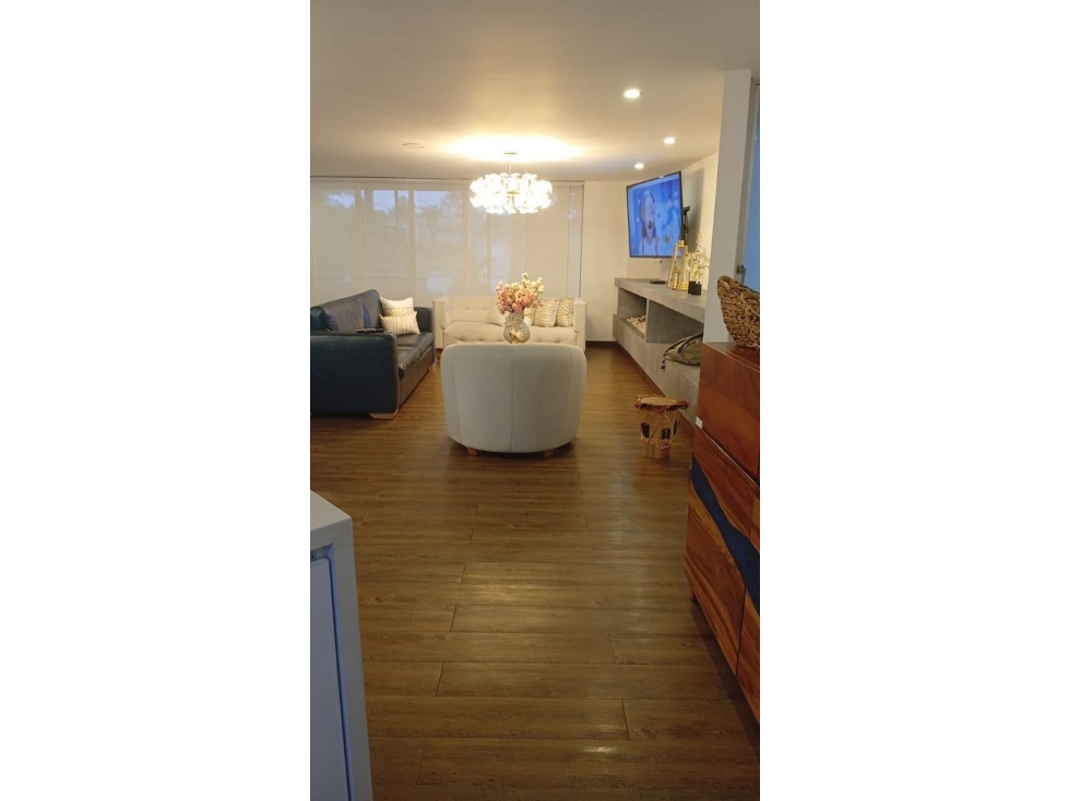 Venta casa en Llanogrande de 3 niveles con acceso directo al lago — foto 4