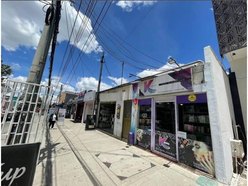 Venta casa en Modelia para remodelar frente a Av esperanza — foto 2