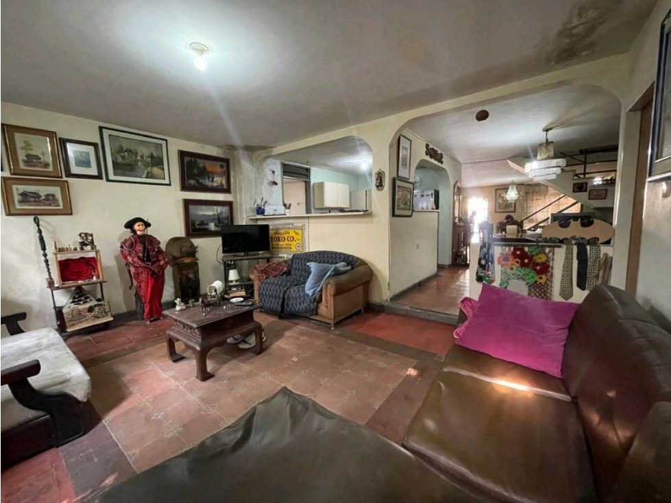 venta de casa unifamiliar en La Matea barrio Las Acacias / Laureles