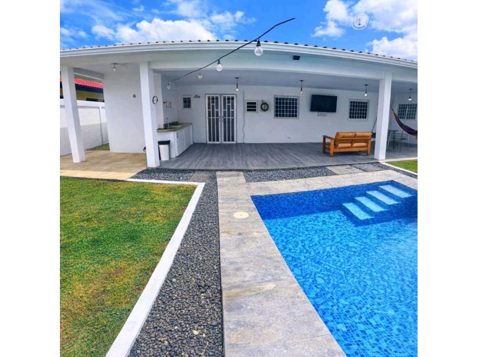 VENTA CASA EN PENONOME 600M2 CON PISCINA 4 RECAMARAS