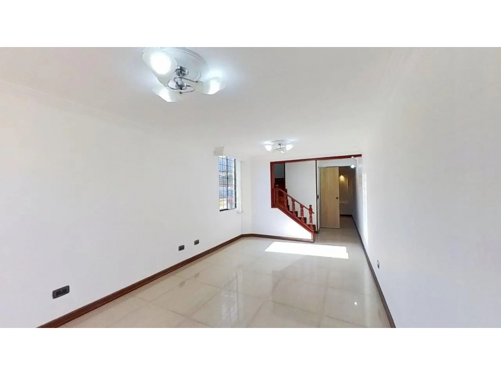 Venta Casa en Portales del Norte, Suba, Bogotá · con parqueadero