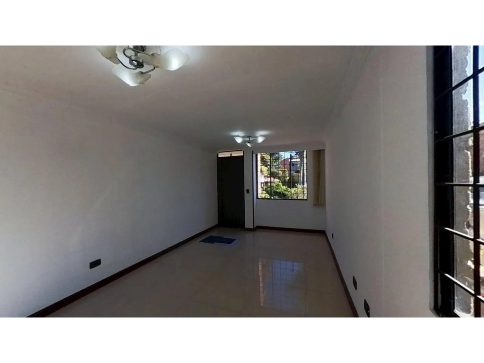 Venta Casa en Portales del Norte, Suba, Bogotá · con parqueadero — foto 2