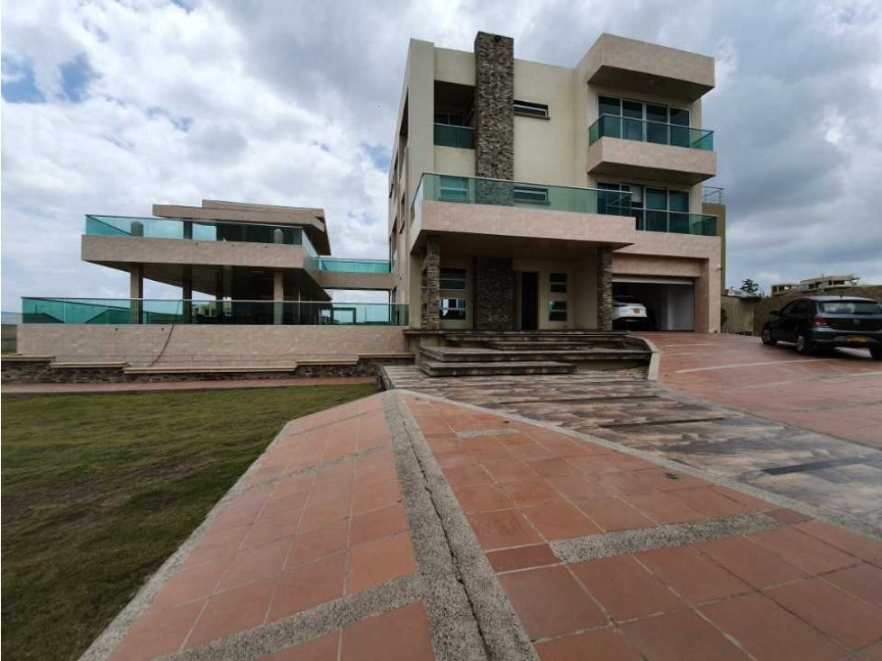 Venta Casa en Punta Roca Atlantico - 2