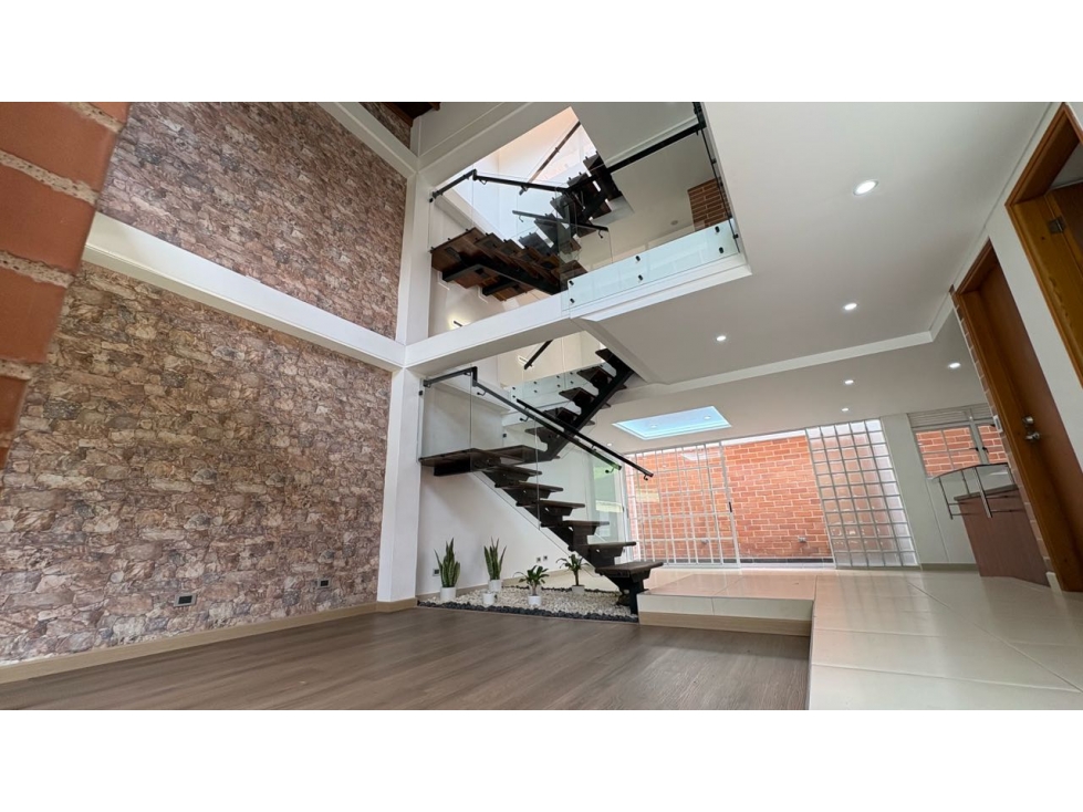 VENTA CASA EN SABANETA