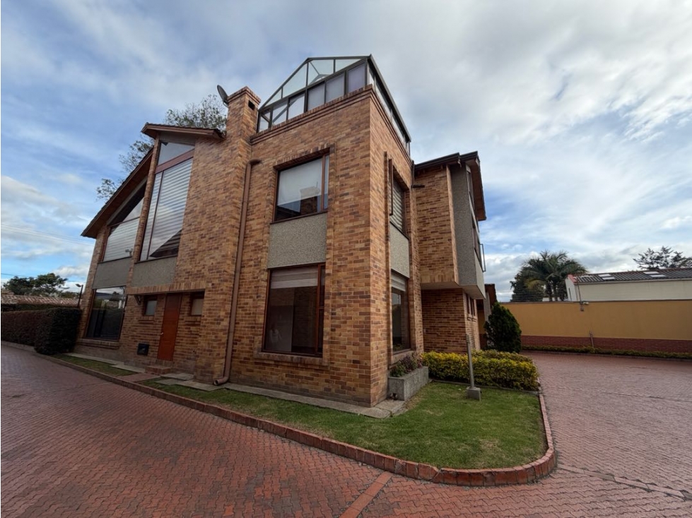 VENTA | CASA EN SAN JOSE DE BAVARIA 550 m | 5 Alcobas + Estudio — foto 2