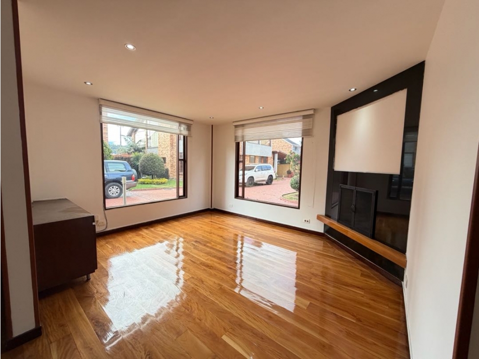 VENTA | CASA EN SAN JOSE DE BAVARIA 550 m | 5 Alcobas + Estudio — foto 3