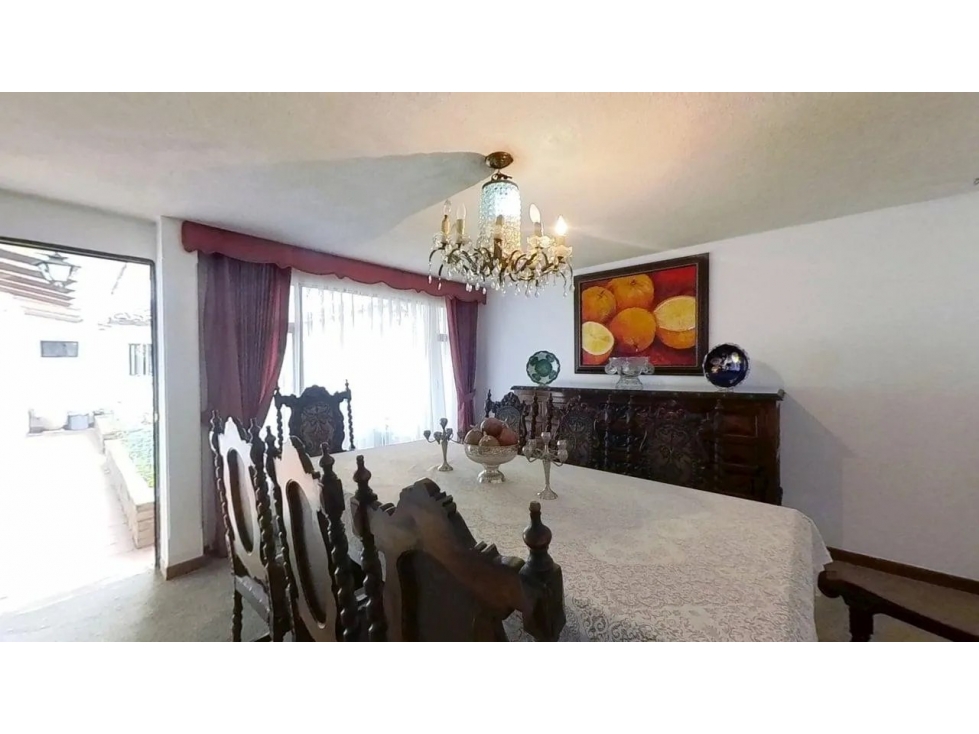 Venta Casa en Santa Barbara, Usaquén, Bogotá · con depósito — foto 2