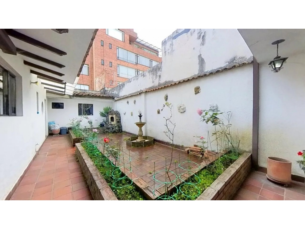 Venta Casa en Santa Barbara, Usaquén, Bogotá · con depósito — foto 4