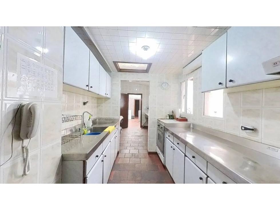 Venta Casa en Santa Barbara, Usaquén, Bogotá · con depósito — foto 6