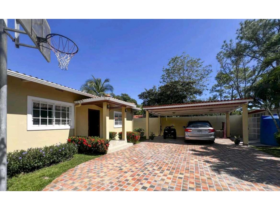 VENTA CASA EN UN LUGAR PRIVILEGIADO EN SAN CARLOS, SAN JOSÉ JP