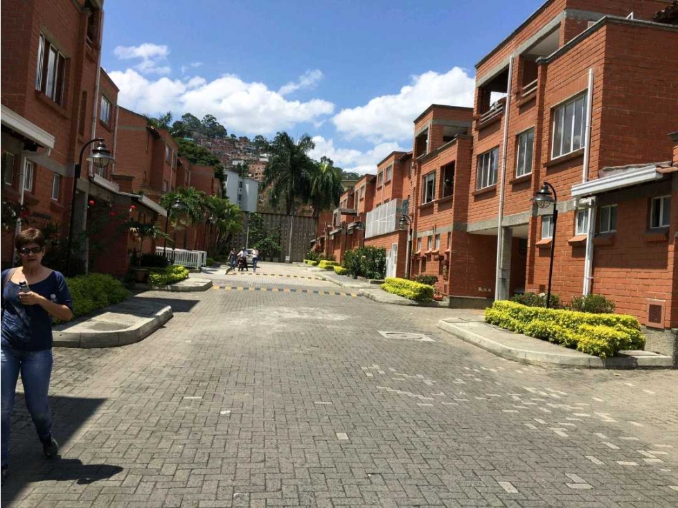 Venta casa en unidad cerrada sector Belén la palma — foto 5