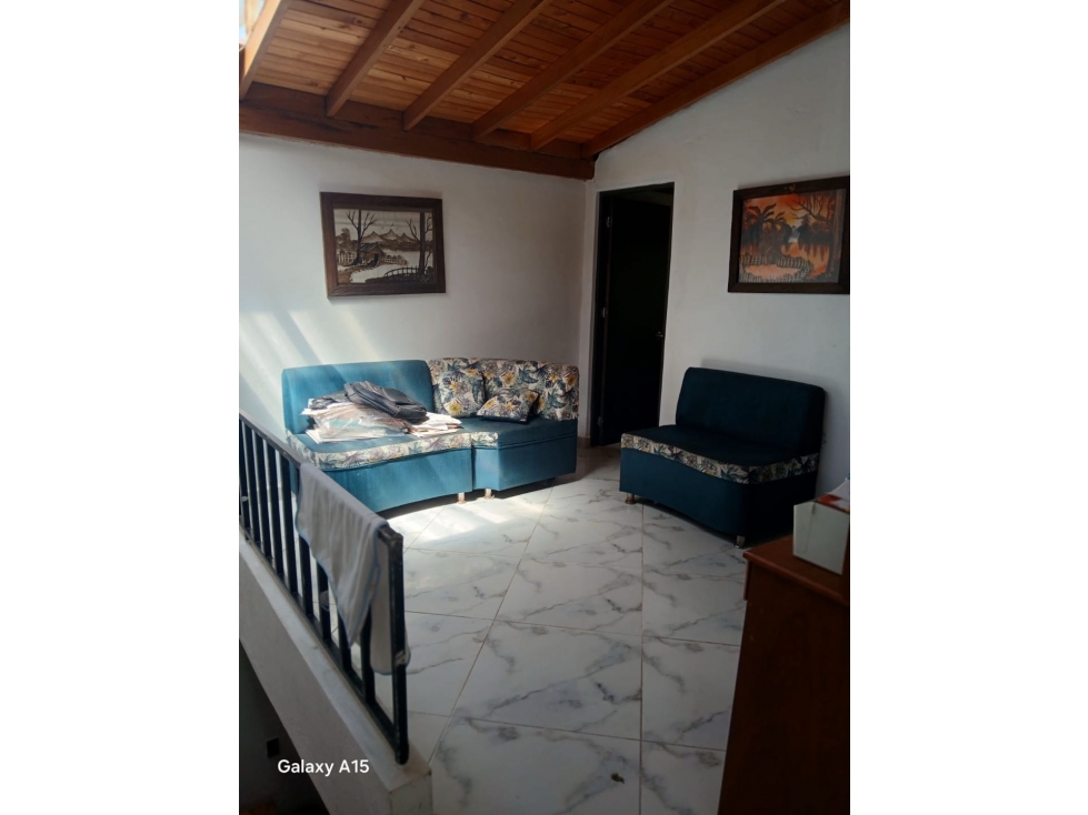 Venta CASA en VENECIA- 2do y 3r piso
Con precio de OPORTUNIDAD - 6