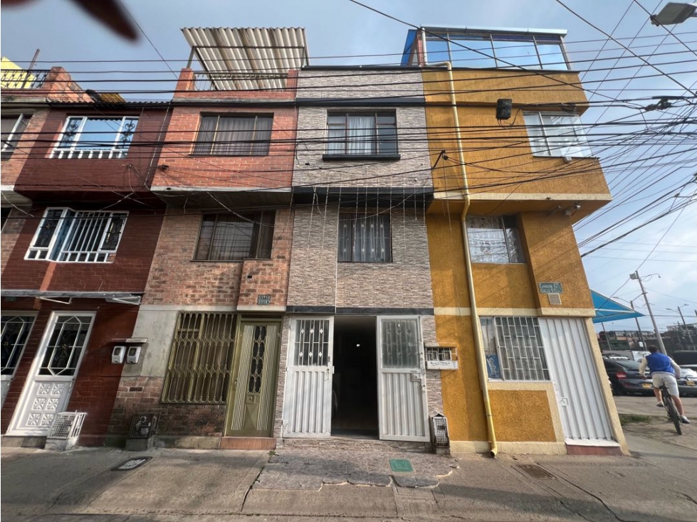 VENTA CASA EN VILLA ANDREA KENNEDY ~ BOGOTÁ