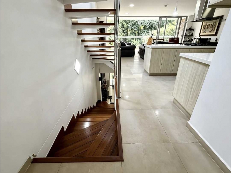 VENTA CASA ENVIGADO CERCA AL COLEGIO MONTESSORI — foto 3