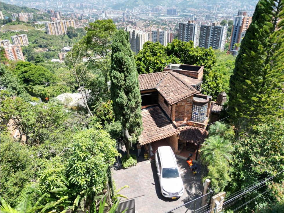 Venta Casa Campestre en Envigado Chingui 3 Niveles-INDEPENDIENTE