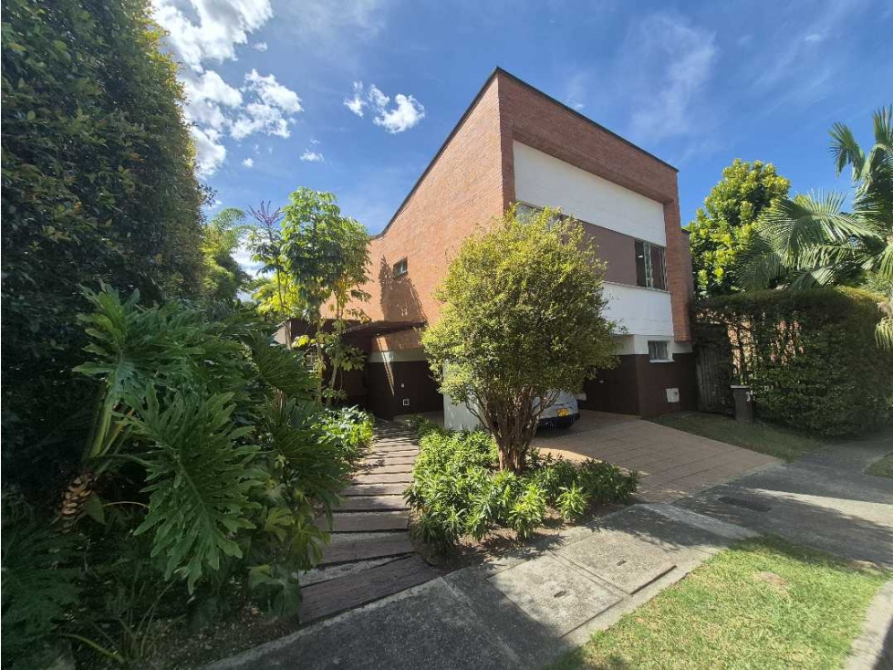 VENTA CASA ENVIGADO ESCOBERO CON JACUZZI Y JARDÍN — foto 3