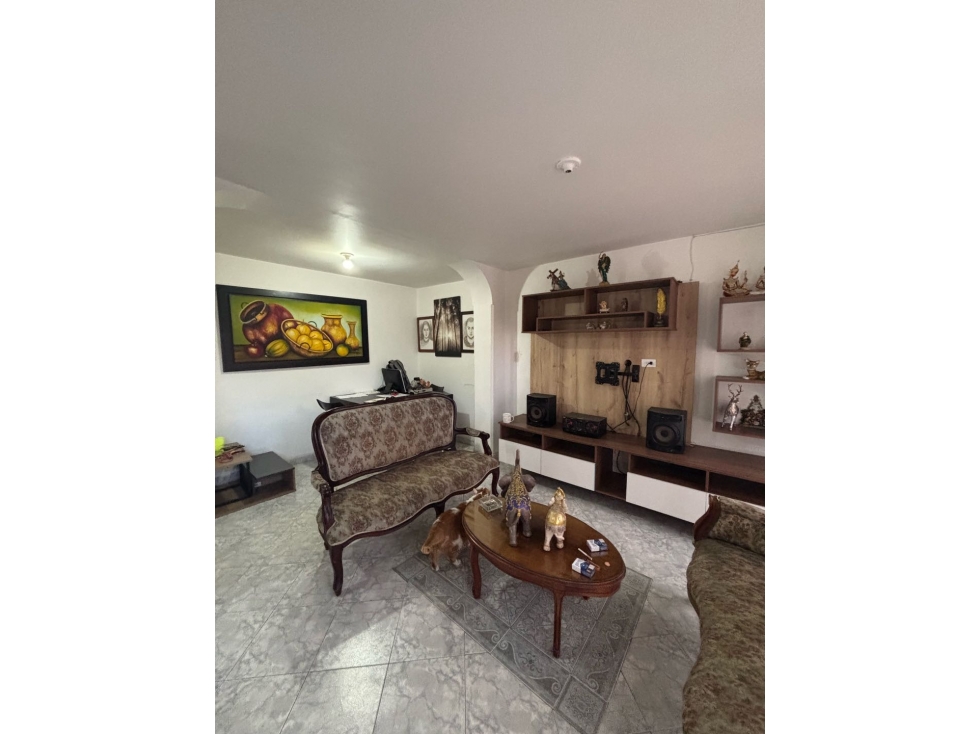 Venta Casa Envigado independiente en segundo piso 5 habitaciones patio — foto 6