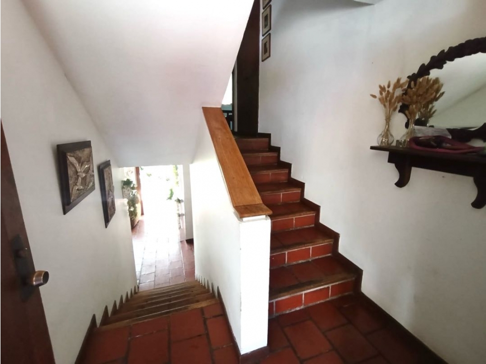 Venta casa con patio y balcón. Envigado. Unidad completa. - 6