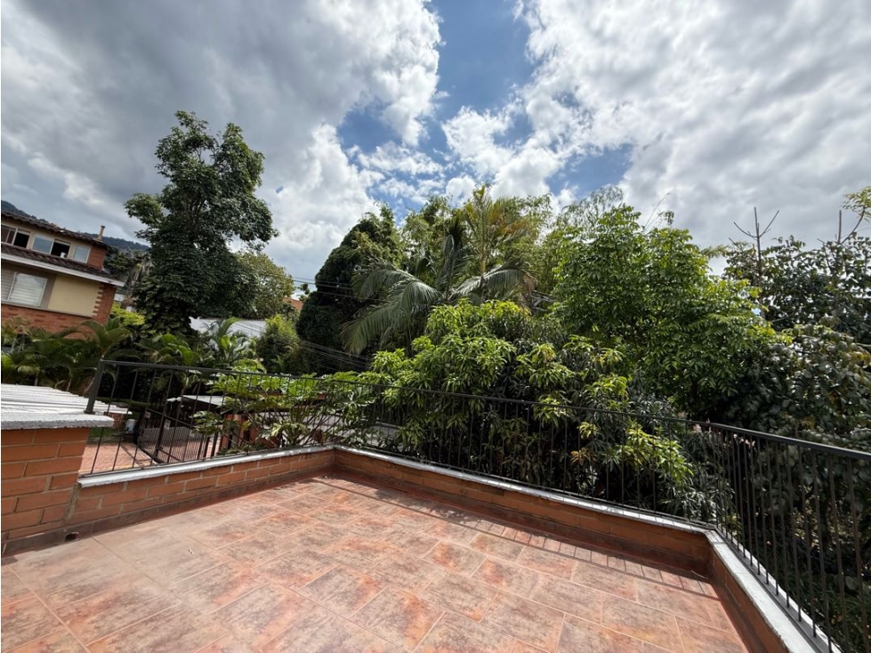 Venta Casa Esmeraldal Envigado 277 Mts2 POTENCIAL 4 ALCOBA - 5